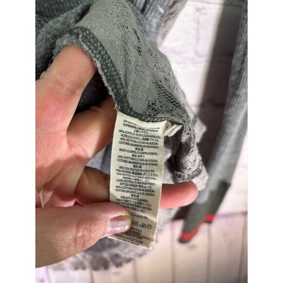 We The Free Womens Cabin In The Woods Thermal Shirt Nordic Lace Gray/Red - Picture 9 of 9